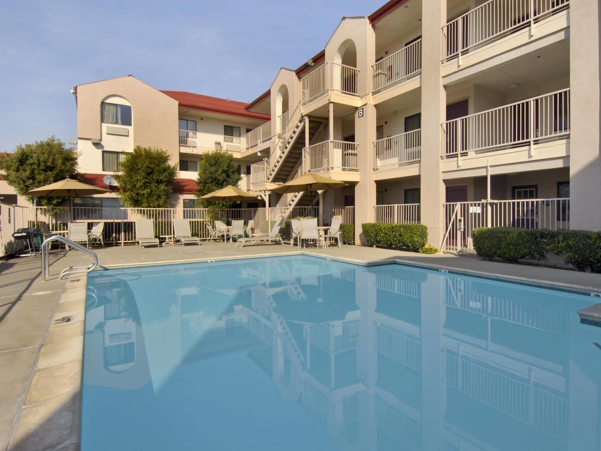 California Inn And Suites, Rancho Cordova Extérieur photo
