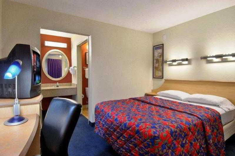 California Inn And Suites, Rancho Cordova Extérieur photo