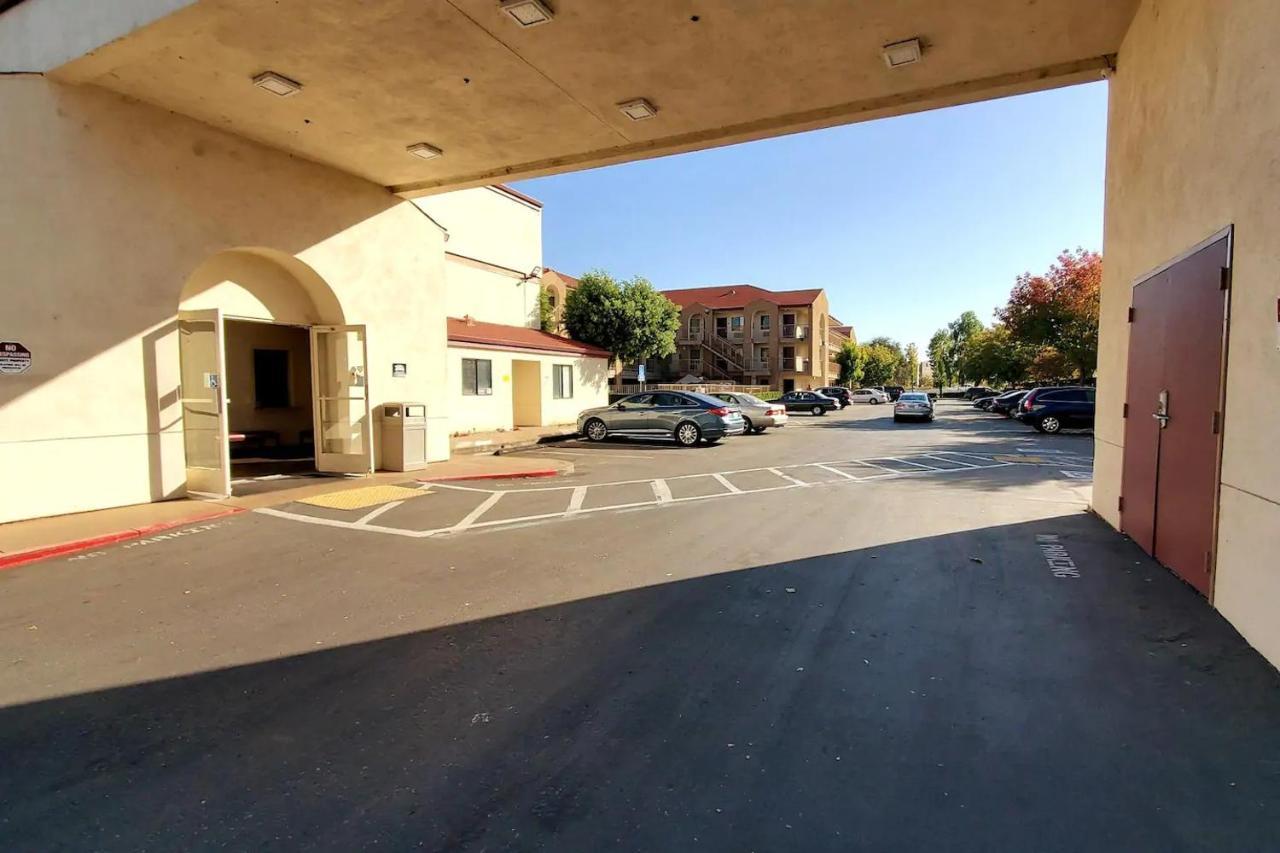 California Inn And Suites, Rancho Cordova Extérieur photo