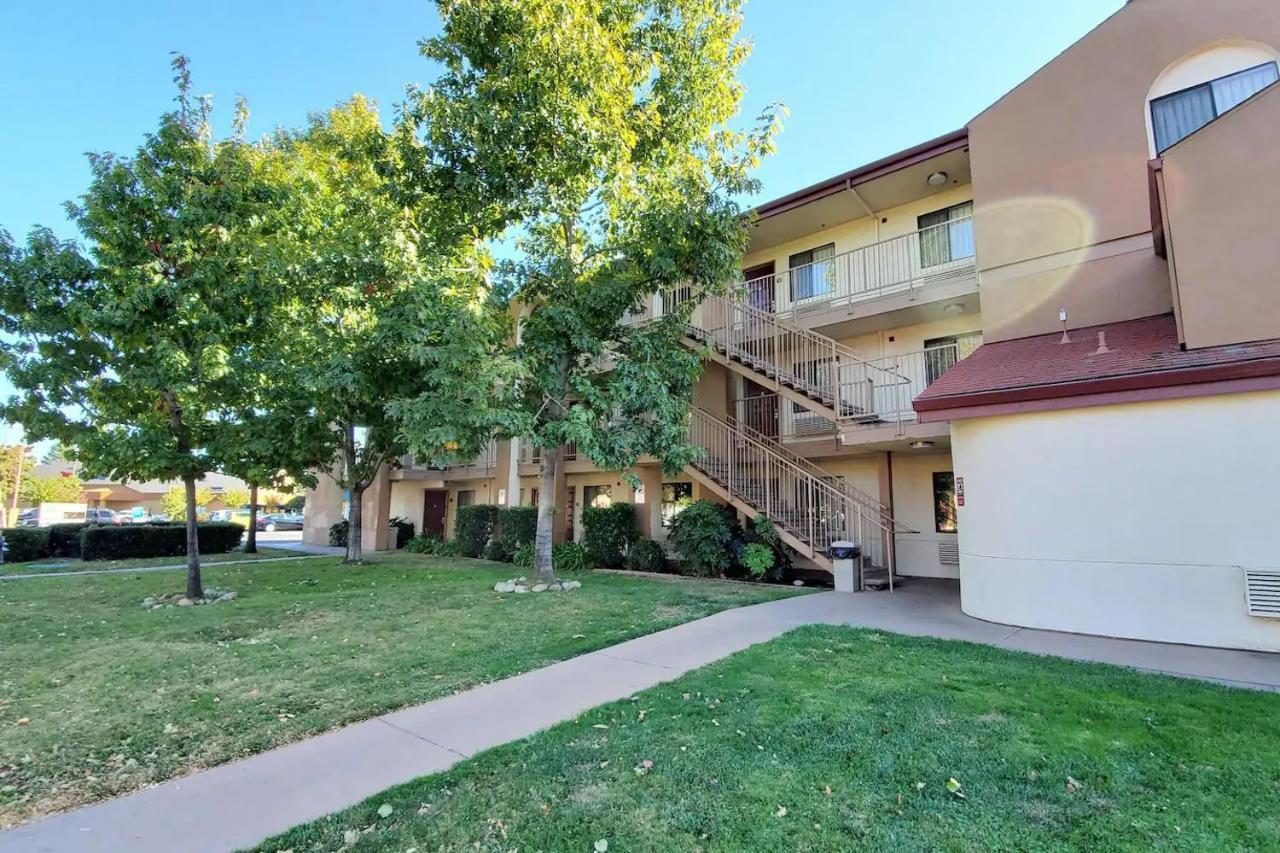 California Inn And Suites, Rancho Cordova Extérieur photo